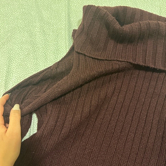 Sweater - Picture 1 of 2